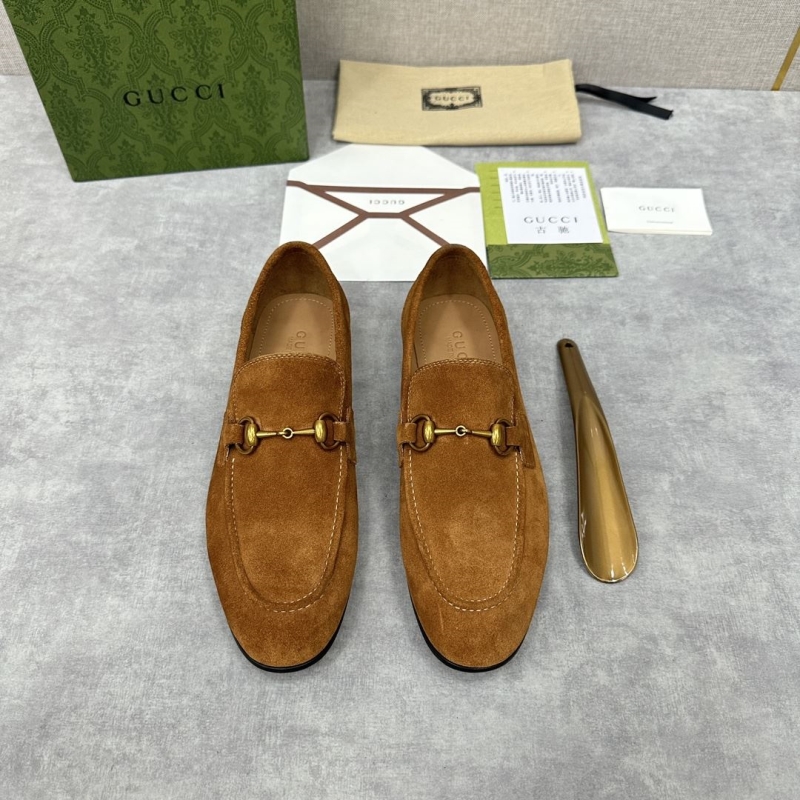 G*u*i leather shoes